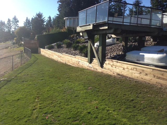 A fencing installation done by West Coast Fencing, displayed as a work sample.